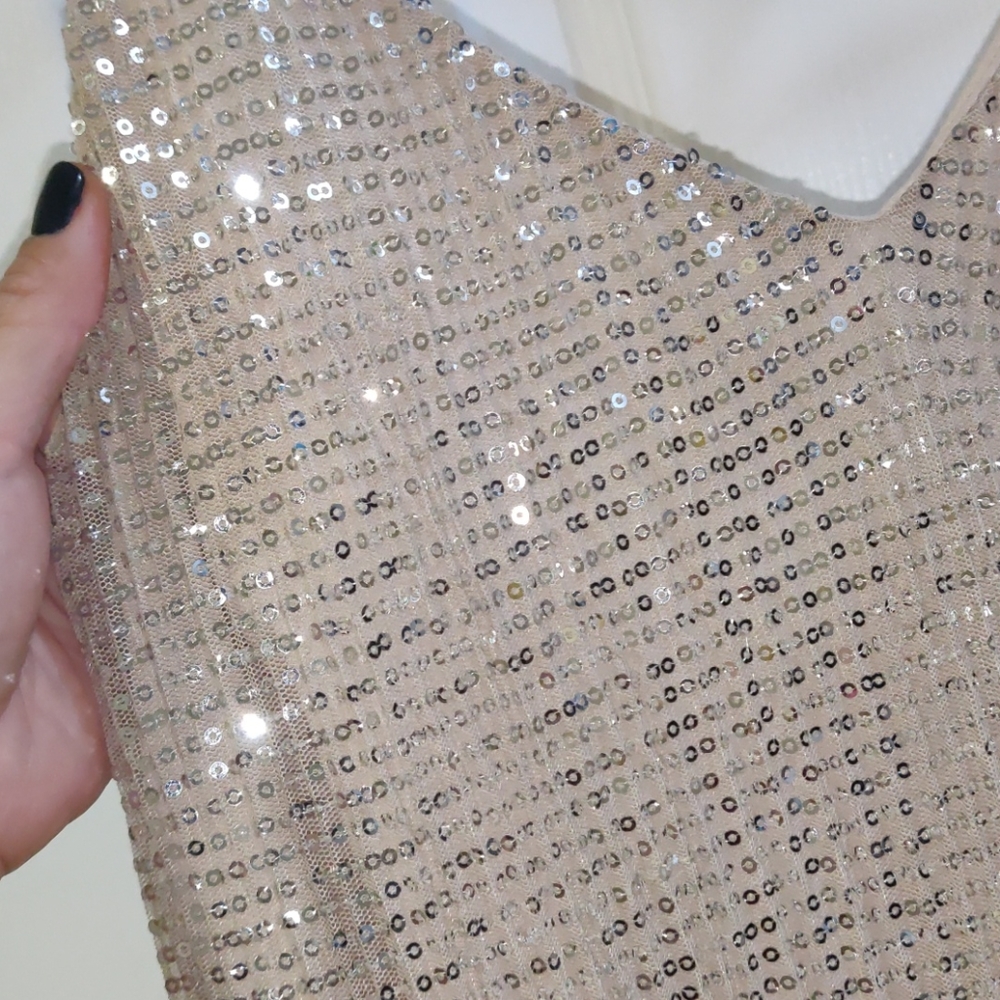 Dress - Picture 3 of 4